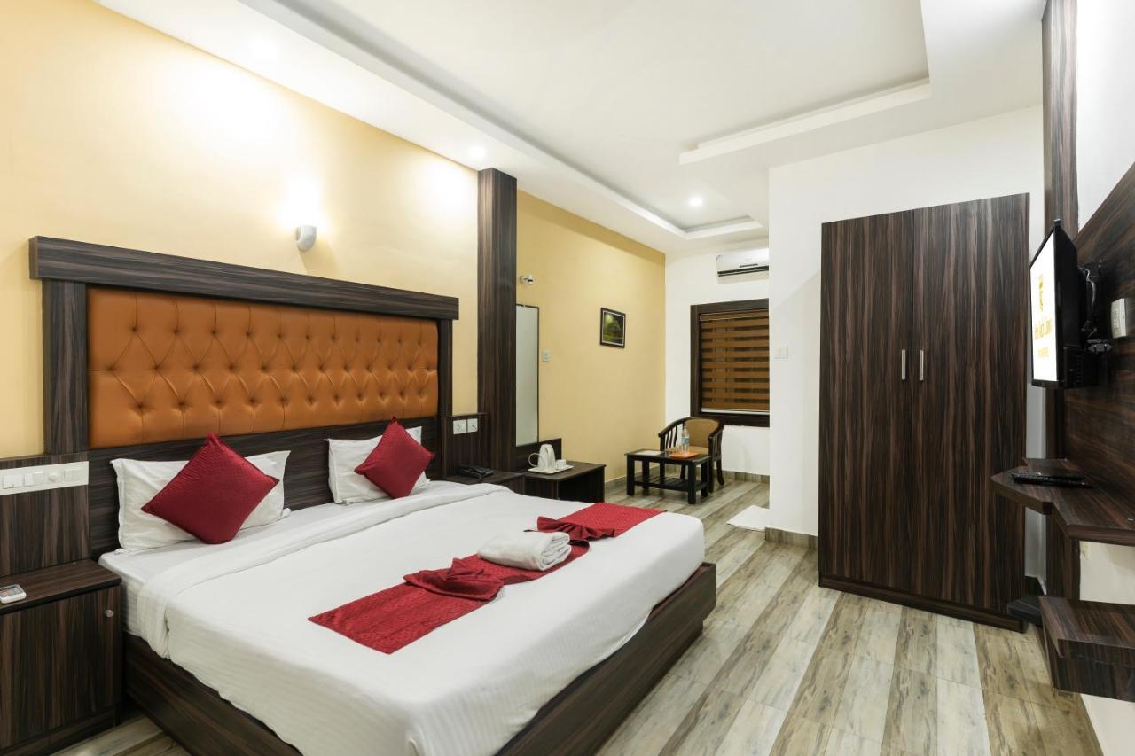 Hotel Kochi Crown Exterior foto
