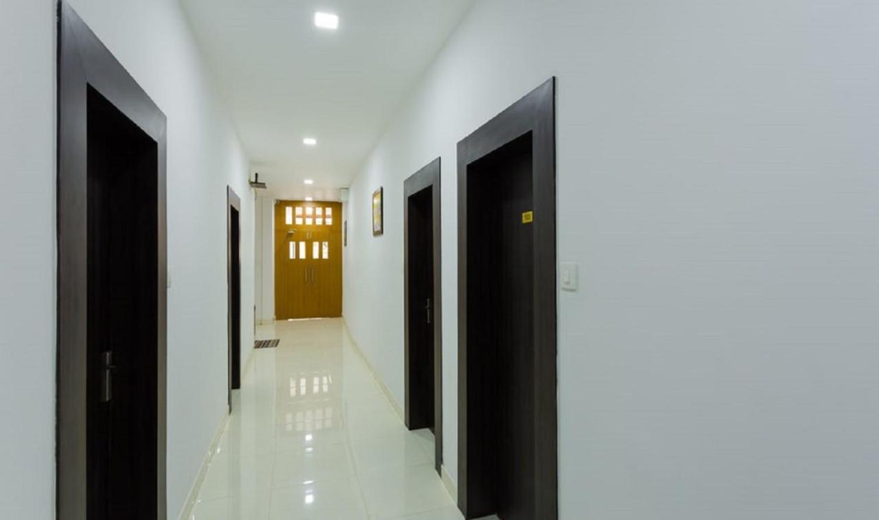 Hotel Kochi Crown Exterior foto