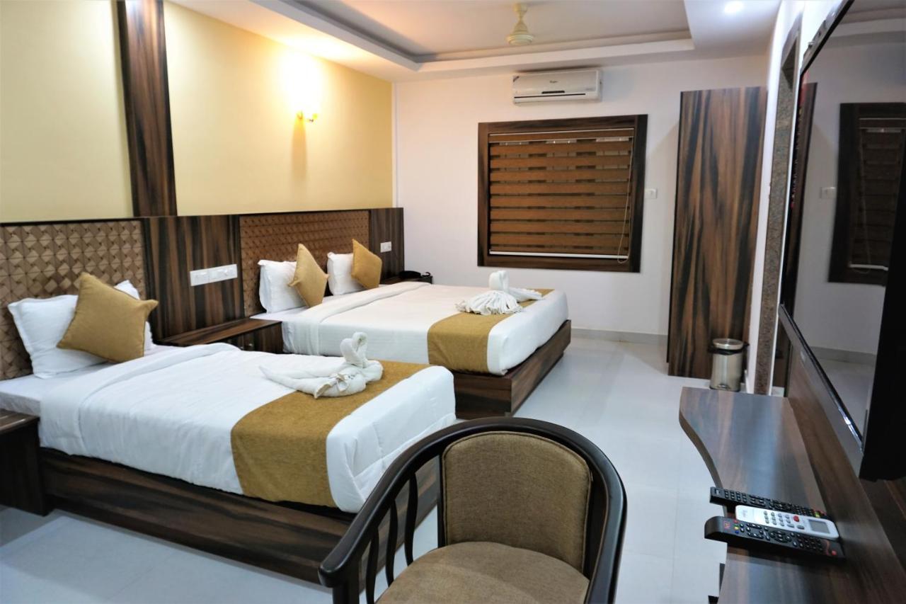 Hotel Kochi Crown Exterior foto
